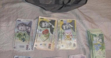 Afacerist jefuit de nepot de suma de 56.600 de lei și bijuterii - 3