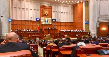 Stire din Politică-Administrație : Un semnatar al moțiunii nu a venit la Parlament, pentru că este la vânătoare