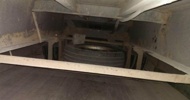 Afgan ascuns sub un camion, descoperit la PTF Negru Vodă - 2