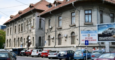 Stire din Cultură-Educație : Află cum poți accesa fonduri europene chiar dacă ești elev