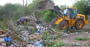 GALERIE FOTO / A fost desființată groapa de gunoi improvizată din zona Oierie - 2