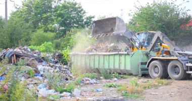 GALERIE FOTO / A fost desființată groapa de gunoi improvizată din zona Oierie - 3