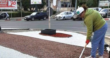 Stire din Social : A fost reamenajat sensul giratoriu de la Podul de la Butelii