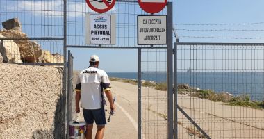 Liber la plimbări pe jos și cu bicicleta, pe digul de larg din Portul Constanța - 3