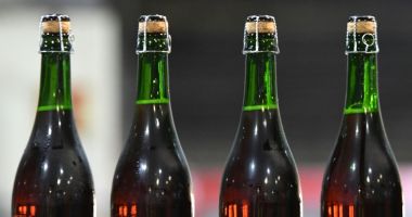 Stire din Actualitate : Cel puțin 28 de persoane au murit după ce s-au otrăvit cu o băutură alcoolică