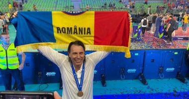 Stire din Actualitate : Gianni Crețu, câștigătorul Ligii Campionilor la volei, i-a convins pe străini să mănânce sarmale și cozonac de Crăciun