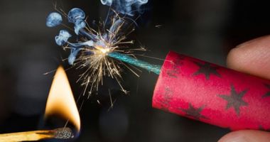 Stire din Eveniment : Experimentul făcut de ISU Giurgiu care arată cât de periculoase sunt petardele: "Urmăriți imaginile și explicați-le copiilor"