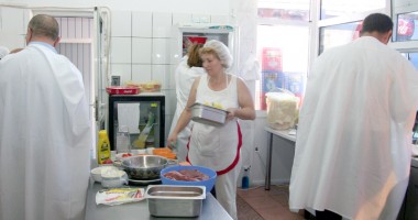 Capcane pentru agenții economici de pe litoral care îi păcălesc pe turiști - 2