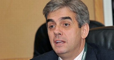 Stire din Sănătate : Nicolăescu cere sprijin ambasadorului Franței pentru producția de vaccinuri la Cantacuzino