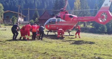 Stire din Eveniment : Bărbat rănit grav de o bucată de stâncă, evacuat inconștient de salvamontiști