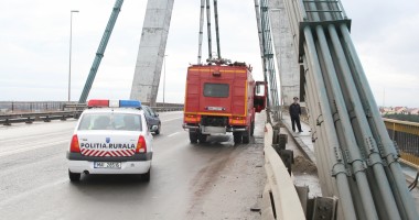 Stire din Eveniment : Trafic restricționat pe Podul Agigea