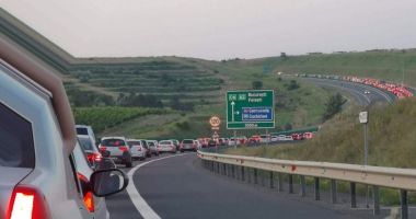 Stire din Eveniment : Aglomerație pe Autostrada Soarelui! Se circulă cu dificultate în zona cu lucrări