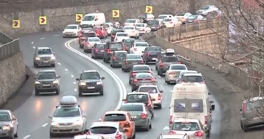 Șoferi, atenție! Coloană de mașini pe mai mulți kilometri, pe DN 1