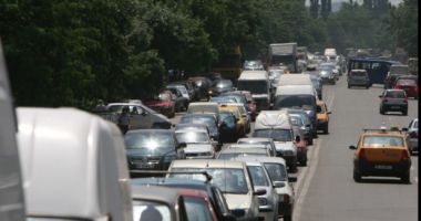 Stire din Eveniment : Coșmar la revenirea din vacanță. Aglomerație mare pe A1, se circulă în coloană pe Valea Prahovei