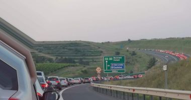 Aglomeraţie pe şoselele din sudul litoralului. Ce recomandă poliţiştii rutieri