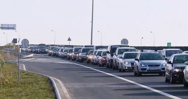 CIRCULAȚIE ÎNGREUNATĂ PE AUTOSTRADA SOARELUI