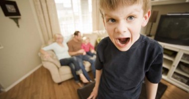 Stire din Diverse : Agresivitatea copiilor vine din comportamentul părinților