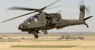 Stire din Eveniment : Pentagonul a trimis elicoptere de luptă Apache la Baza Mihail Kogălniceanu pentru misiuni NATO
