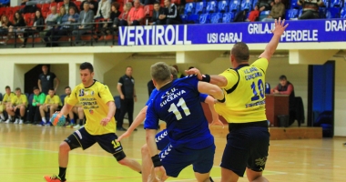 Stire din Sport : AHC Dobrogea Sud II a urcat pe locul 2. HC Farul, eșec surprinzător!