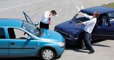 Stire din Eveniment : Vești proaste pentru șoferi. SE SCUMPESC POLIȚELE RCA!