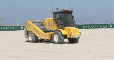 Stire din Social : A început pregătirea plajelor pentru noul sezon estival