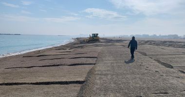 GALERIE FOTO. A început pregătirea plajei din Mamaia pentru sezonul estival - 3