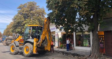 Galerie foto. A început reabilitarea trotuarelor pe strada Ștefan Mihăileanu din Constanța - 3