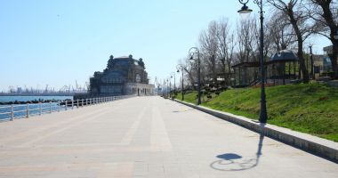 A început recondiționarea băncilor de odihnă din municipiul Constanța - 2