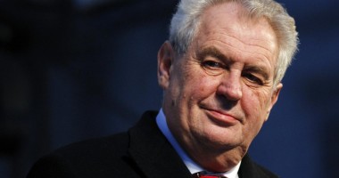 Stire din Politică-Administrație : Președintele Cehiei și-a început vizita oficială în România