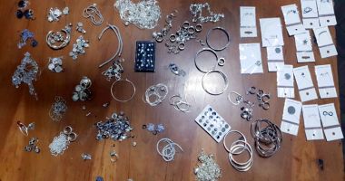 A încercat să aducă ilegal în țară  peste un kilogram de aur alb