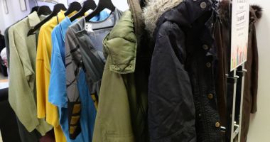 Stire din Eveniment : "Ai nevoie de o haină? Ia una! Vrei să ajuți? Lasă una!", o nouă campanie socială pentru cei care au nevoie