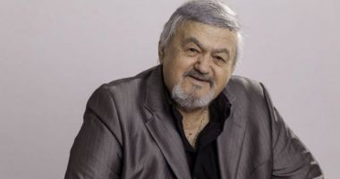 Stire din Cultură-Educație : Familia lui Alexandru Jula, mesaj pe Facebook: Oameni frumoși, ultimul lui zâmbet de ieri a fost pentru voi