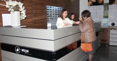Stire din Sănătate : "Ajută un bătrân să vadă mai bine!"
