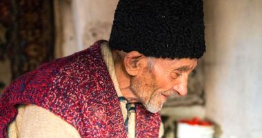 Stire din Social : Se caută soluţii pentru ajutorarea vârstnicilor nevoiaşi