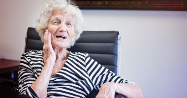 Stire din Social : În ce condiții se acordă ajutoarele beneficiarilor cu venituri mai mici de 2.000 de lei