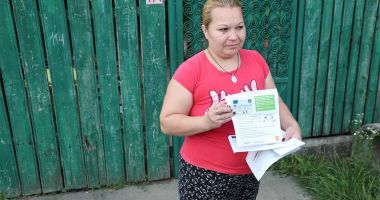 Stire din Social : Primele carduri pe care vor fi încărcate voucherele sociale au ajuns la populație
