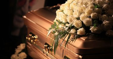Stire din Actualitate : Ce se întâmplă cu ajutorul de deces. Consilierul lui Nicușor Dan vine cu clarificări