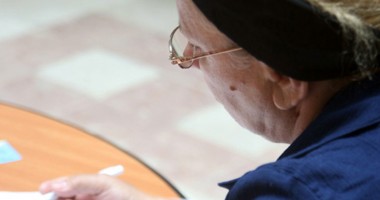 Stire din Sănătate : Certificate de deces, eliberate de sărbători