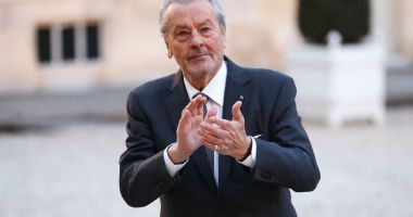 Stire din Actualitate : Alain Delon a suferit un accident vascular cerebral!
