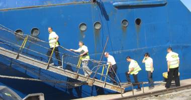 Alarmă pe Marea Neagră: începe campania împotriva "coșciugelor" plutitoare! - 4