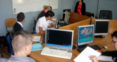 Stire din Cultură-Educație : Unicul liceu din județul Constanța unde învață copiii cu dizabilități
