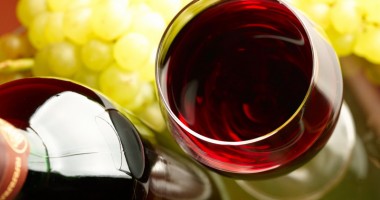Stire din Sănătate : Ce riscați dacă beți alcool înainte de culcare
