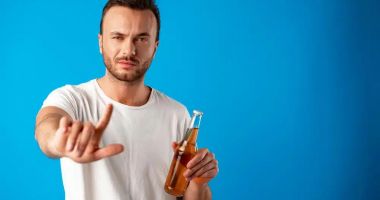 Stire din Sănătate : Renunțarea la alcool, măcar o lună, aduce numai beneficii organismului