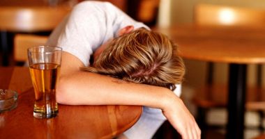 Stire din Sănătate : Alcoolismul se vindecă, dar numai cu acordul celui vizat