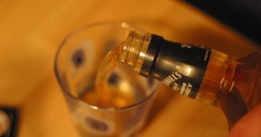 Stire din Economie : Băuturile alcoolice tari se vor scumpi cu până la 28%. Află de când se aplică majorările