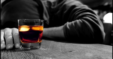 Stire din Social : Alcoolicii români evită să se trateze