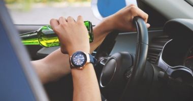 Stire din Eveniment : Dosar penal pe numele unui șofer prins de polițiști beat la volan