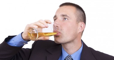 Stire din Sănătate : Alcoolul micșorează creierul