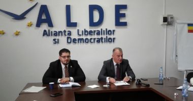 Stire din Politică-Administrație : ALDE Constanța și-a mărit familia. "Avem 1600 de membri activi în județ"