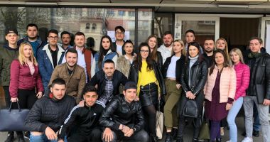 Stire din Politică-Administrație : Ziua Mondială a Teatrului, sărbătorită de tinerii din ALDE Constanța